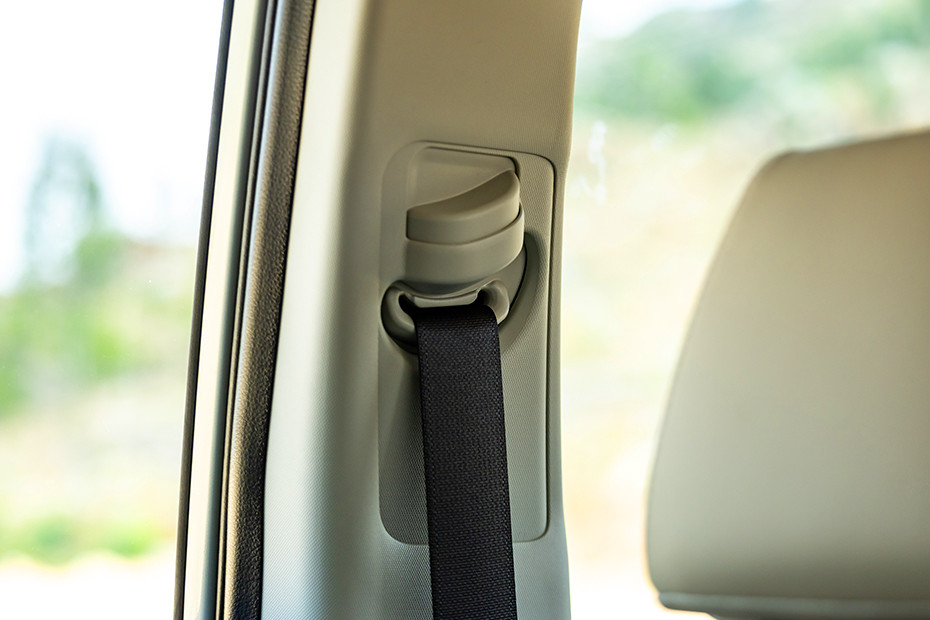 Kia Carens Clavis Height-adjustable Seatbelt