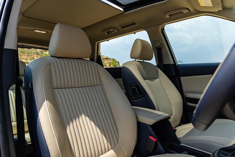 Kia Carens Clavis Front Seat