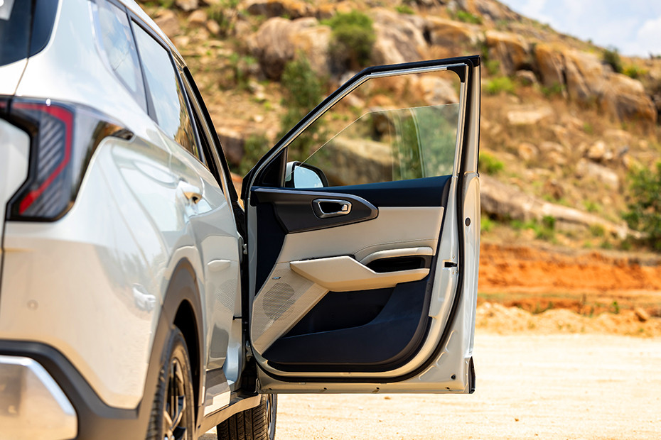 Kia Carens Clavis Drivers Door Panel