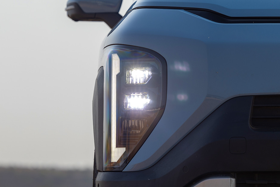 Kia Syros Headlight
