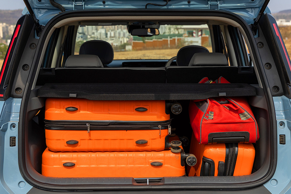Kia Syros Boot Space (With Luggage)