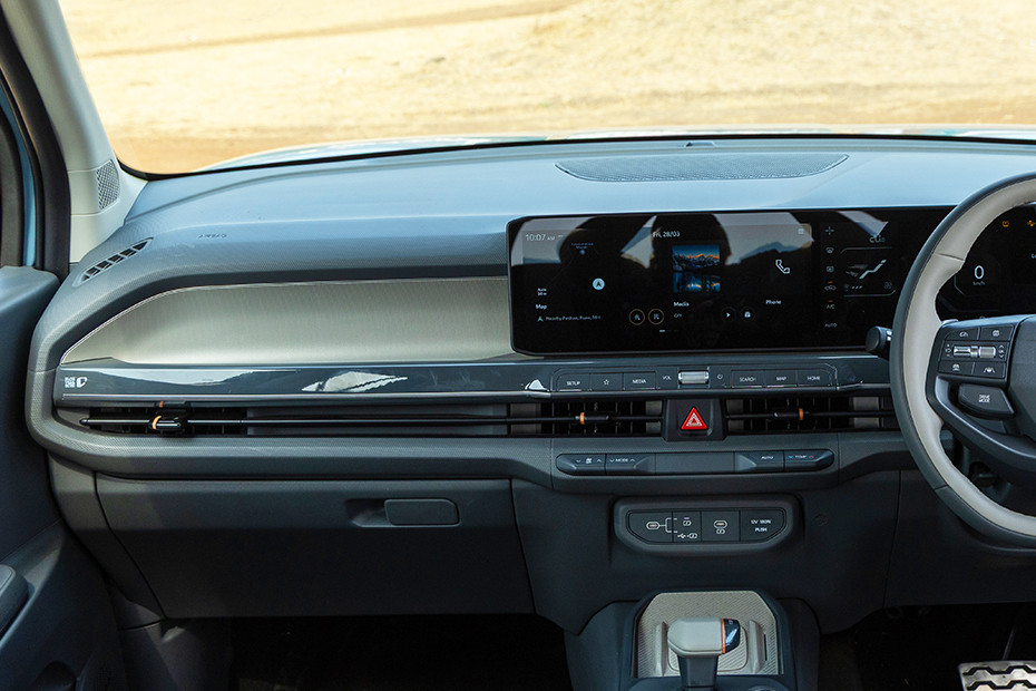 Kia Syros Dashboard: Passenger's View