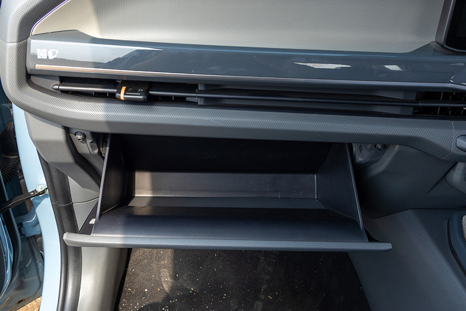 Kia Syros Glovebox