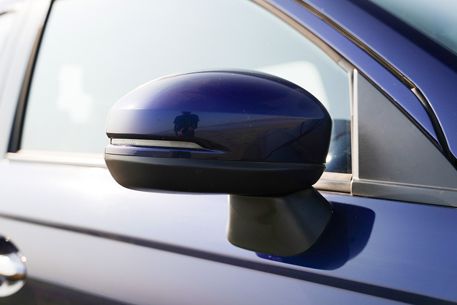 Honda Amaze LED Blinker on OVRM