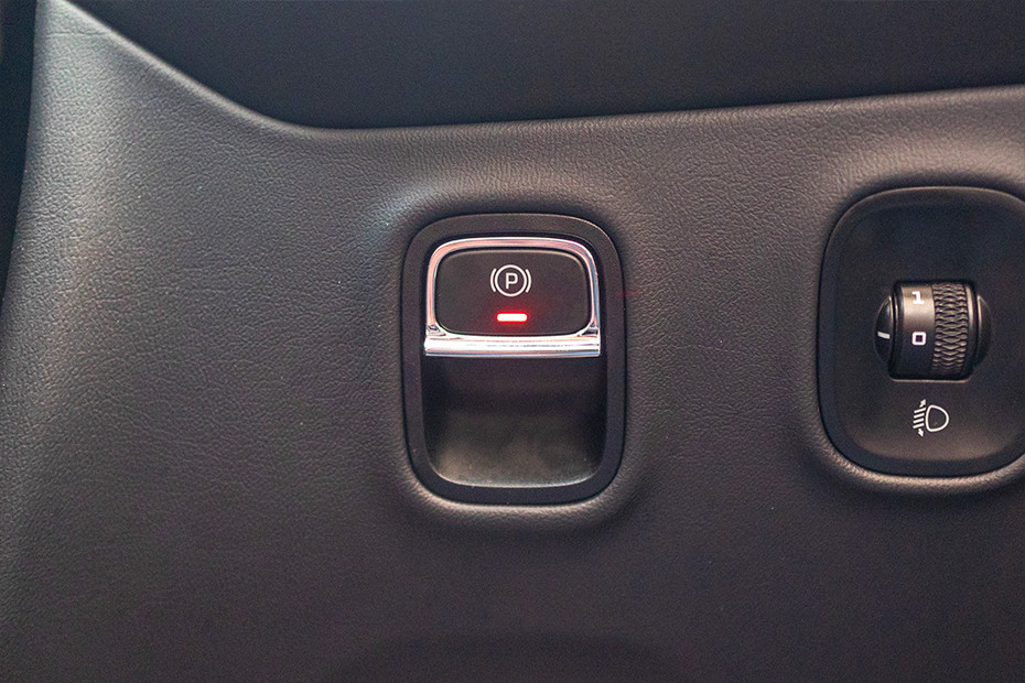 MG MG Cyberster INTERIOR Controls and Buttons