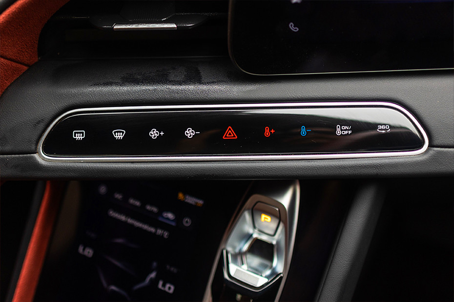 MG MG Cyberster INTERIOR Controls and Buttons