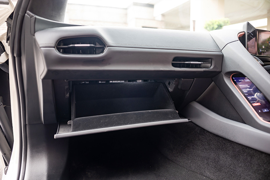 MG MG Cyberster INTERIOR Storage