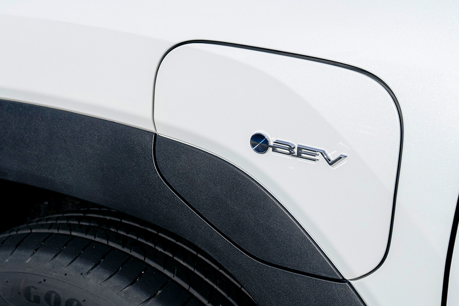 Toyota Urban Cruiser Fuel Lid (Closed)