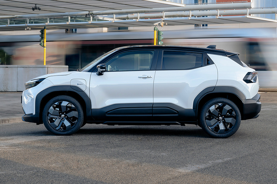 Toyota Urban Cruiser Side Profile View (Left)