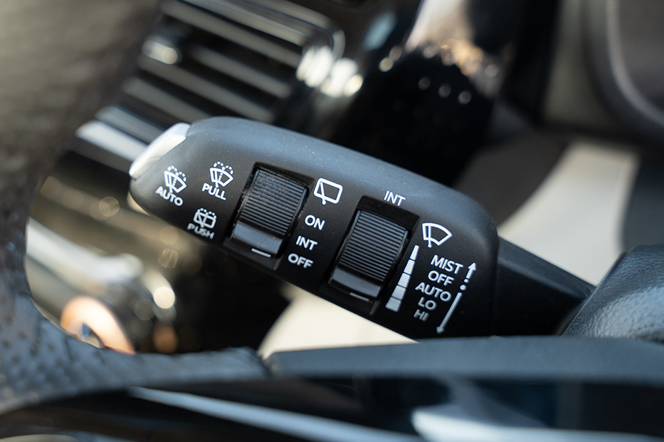 Mahindra XUV 3XO EV Wiper Control