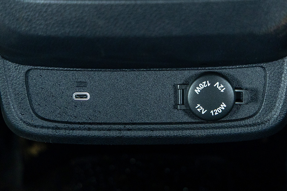 Mahindra Thar USB Charging Port (Rear)