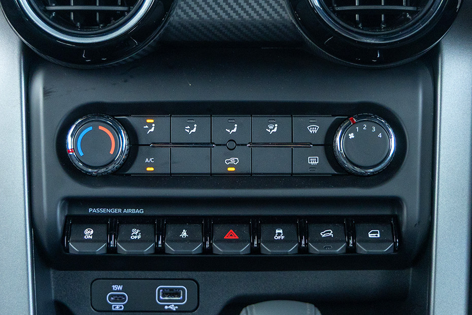 Mahindra Thar Dashboard Controls