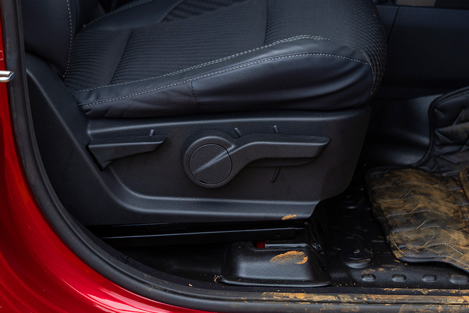 Mahindra Thar Seat Adjustment