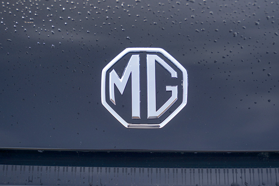 MG MG M9 EXTERIOR Badges