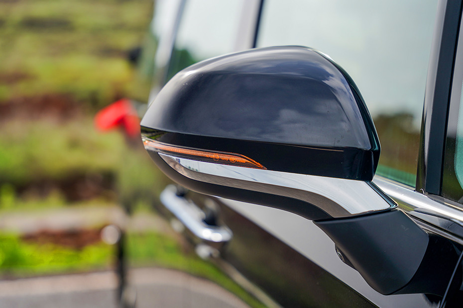 MG MG M9 EXTERIOR Lights