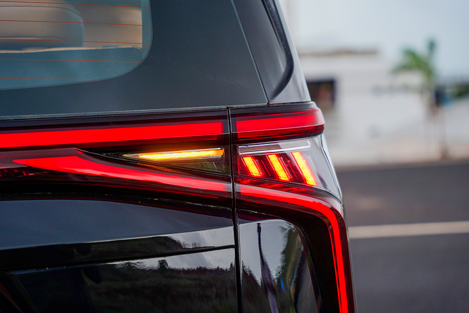 MG MG M9 EXTERIOR Lights