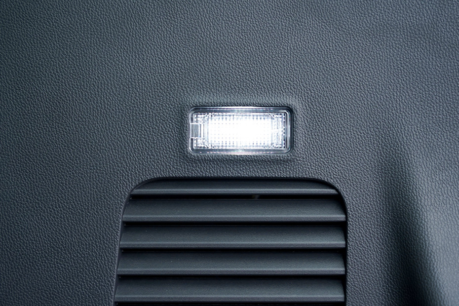 MG MG M9 INTERIOR Boot