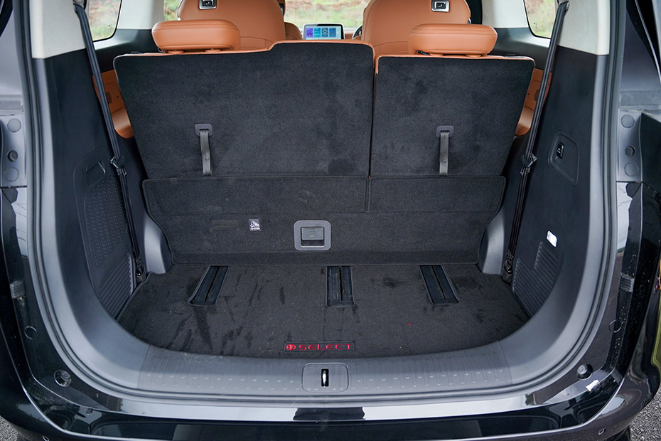 MG MG M9 INTERIOR Boot