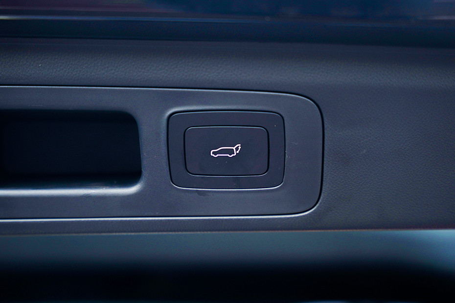 MG MG M9 INTERIOR Boot