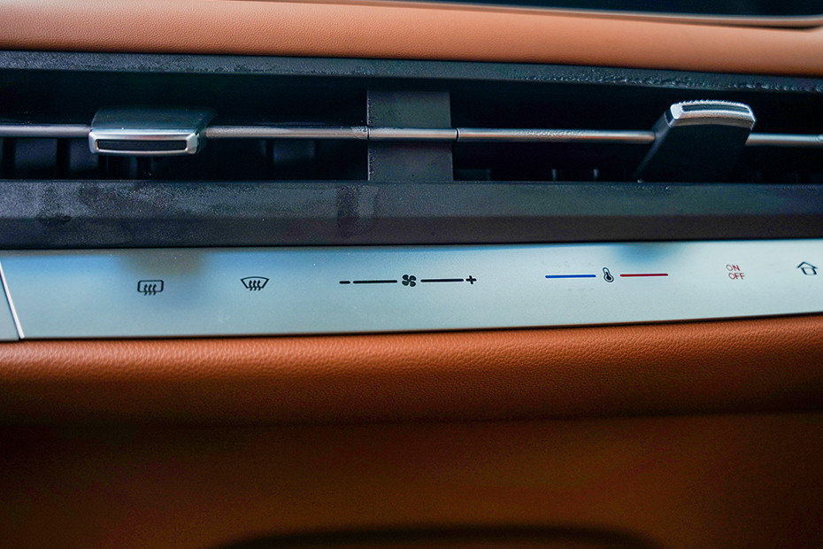 MG MG M9 INTERIOR Controls and Buttons