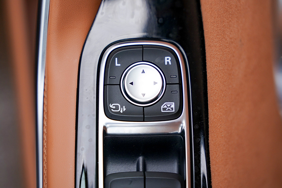 MG MG M9 INTERIOR Controls and Buttons