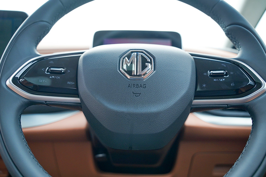 MG MG M9 INTERIOR Safety