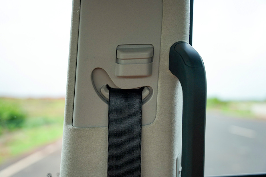 MG MG M9 INTERIOR Safety