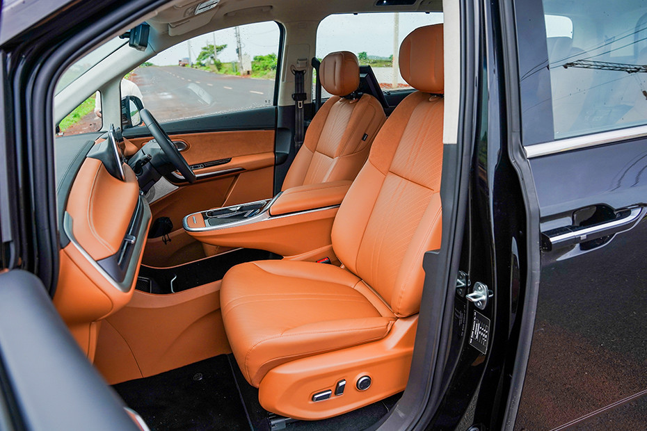 MG MG M9 INTERIOR Seats