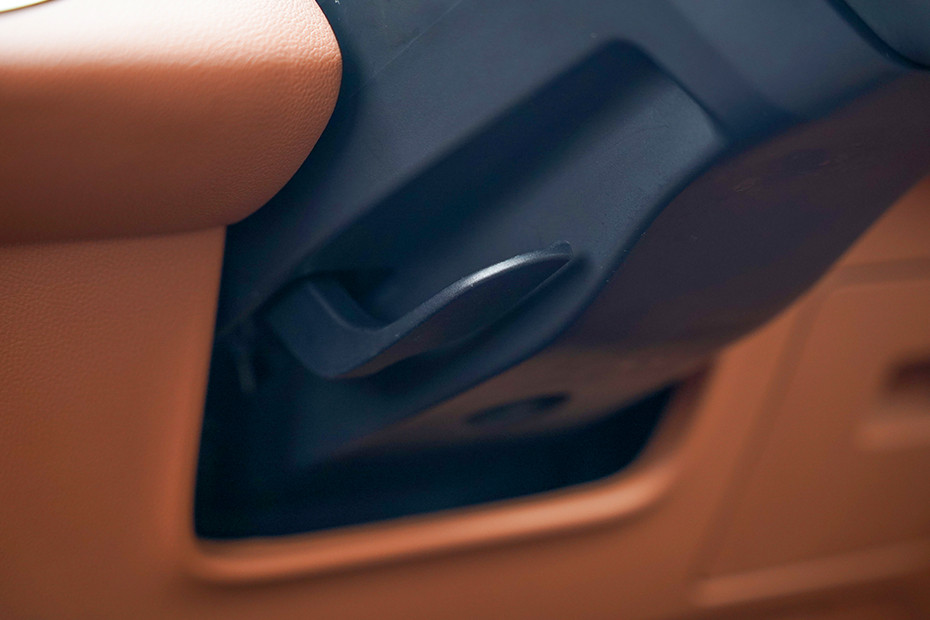 MG MG M9 INTERIOR Steering Wheel