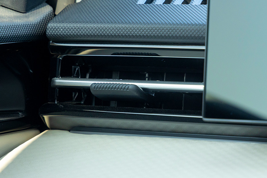 Tata Sierra Passenger's Side AC Vent