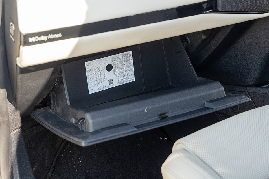 Tata Sierra Glovebox