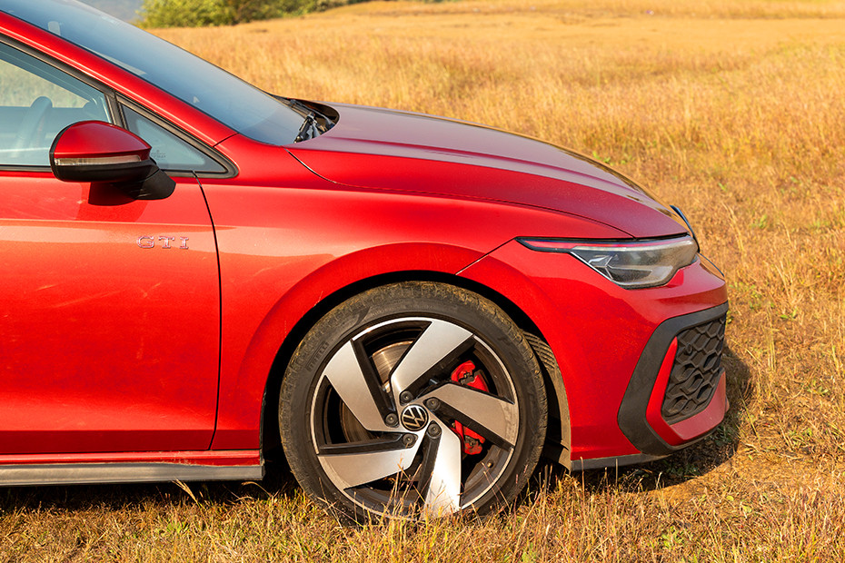 Volkswagen Volkswagen Golf GTI EXTERIOR Details