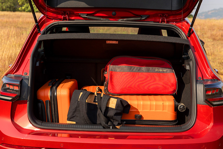 Volkswagen Volkswagen Golf GTI INTERIOR Boot