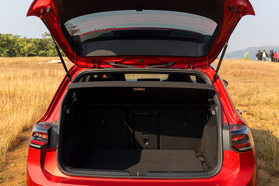 Volkswagen Volkswagen Golf GTI INTERIOR Boot