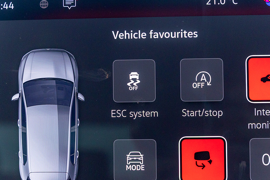 Volkswagen Volkswagen Golf GTI INTERIOR Center Console