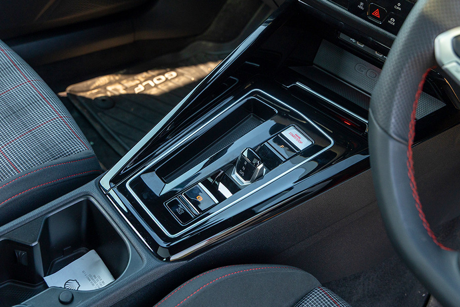 Volkswagen Volkswagen Golf GTI INTERIOR Center Console