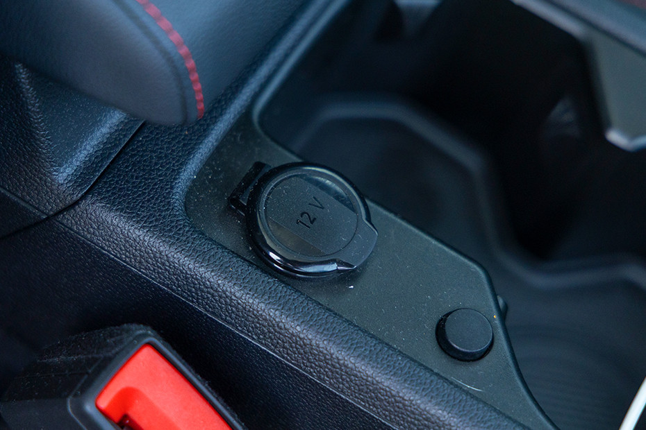 Volkswagen Volkswagen Golf GTI INTERIOR Charging Options