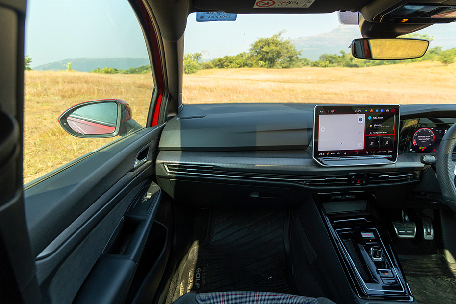 Volkswagen Volkswagen Golf GTI INTERIOR Dashboard
