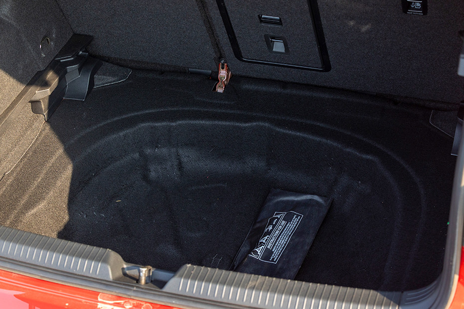 Volkswagen Volkswagen Golf GTI INTERIOR Other Information