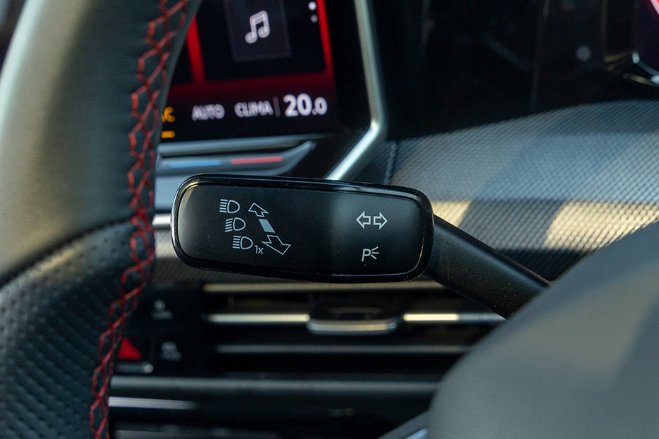 Volkswagen Volkswagen Golf GTI INTERIOR Steering Wheel