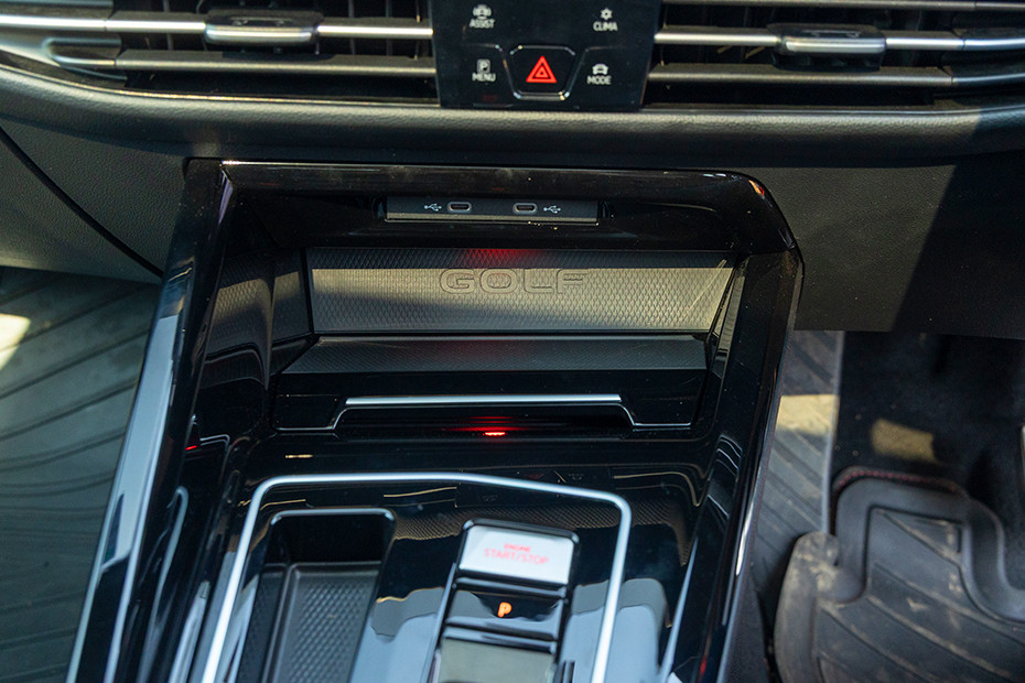 Volkswagen Volkswagen Golf GTI INTERIOR Storage