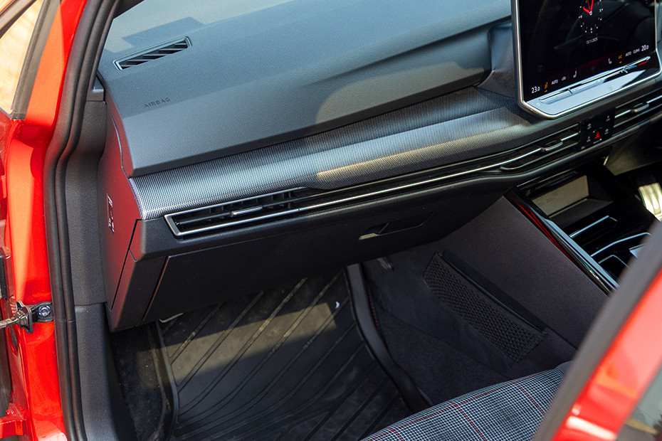Volkswagen Volkswagen Golf GTI INTERIOR Storage