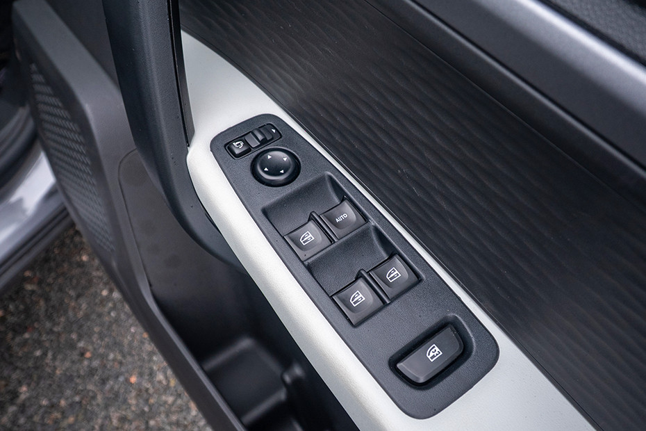 Renault Renault Kiger INTERIOR Controls and Buttons