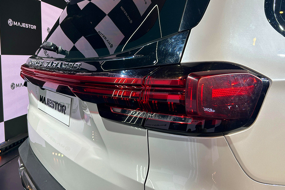 MG MG Majestor EXTERIOR Lights