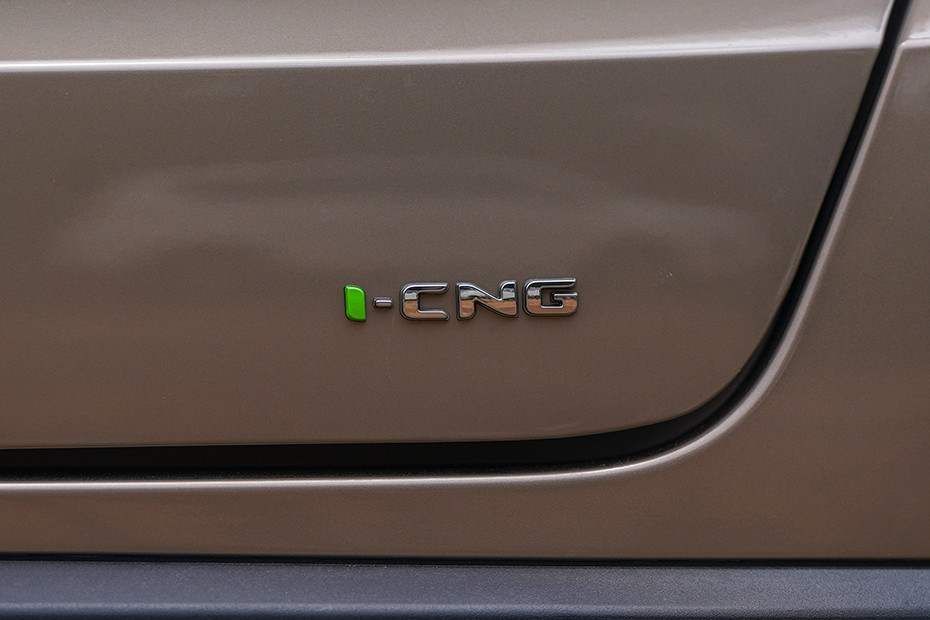 Tata Altroz Variant Badge