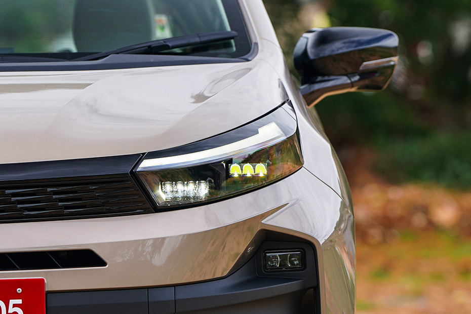 Tata Altroz Headlight