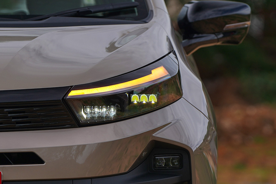 Tata Altroz Turn Indicator (Front)