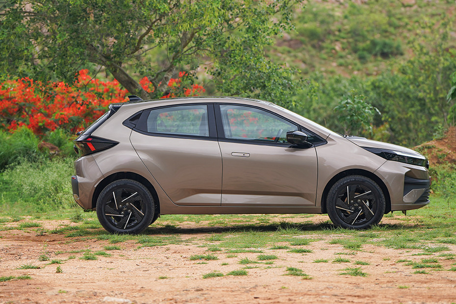 Tata Altroz Side Profile View (Right)