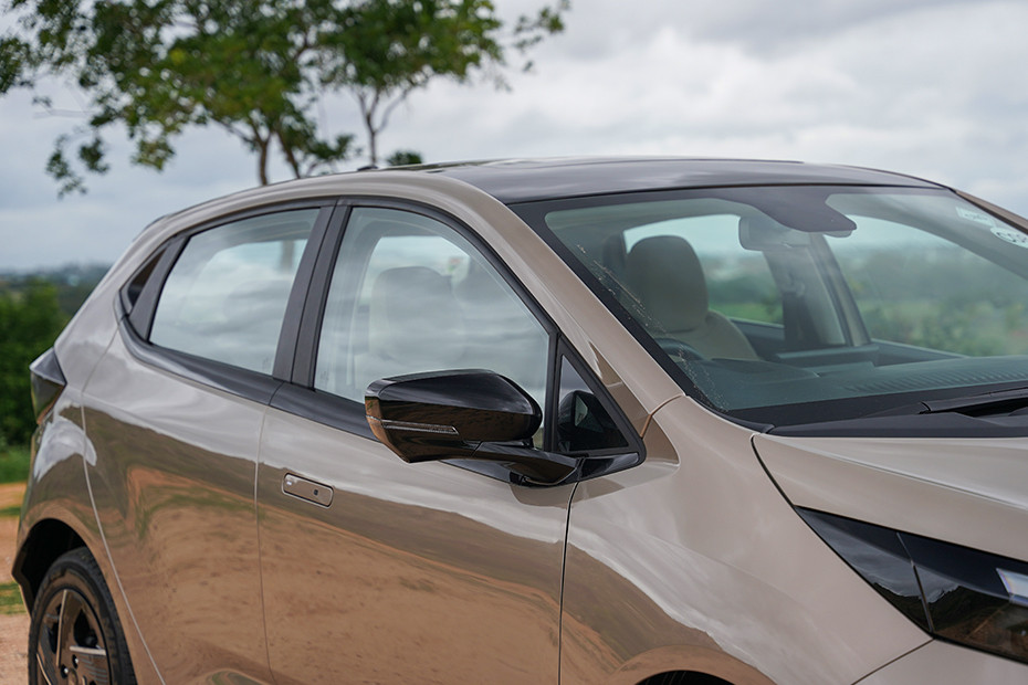 Tata Altroz Window Line