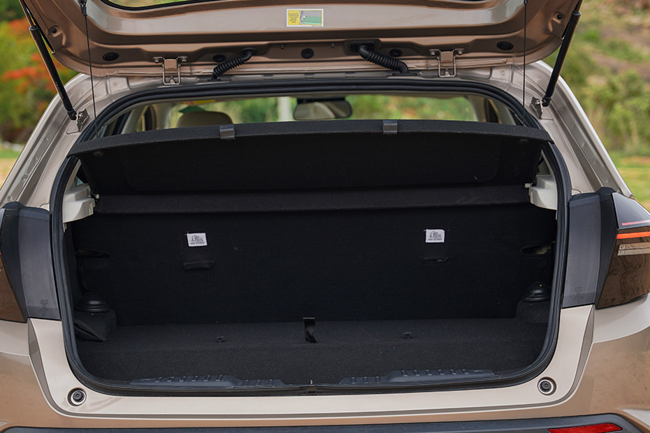 Tata Altroz Boot (Open)